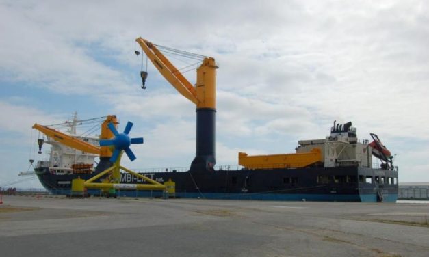 Brest : le port prêt pour le remorquage de Sabella et un débat sur le travail et la mer