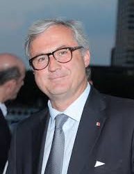 Frédéric Moncany remet le rapport TRAVAUX ET SERVICES MARITIMES DANS LES EMR