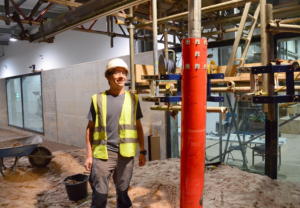 Russell Mayall Oxford University DEng Research EDM0510017 Student in the Fast Flow Facility at HR Wallingford web.JPG