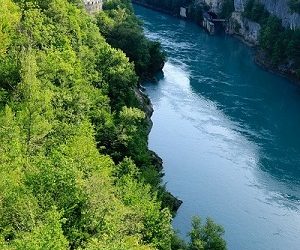 Hydrolien fluvial : HydroQuest, CNR, CMN et l’ADEME signent leur engagement pour la ferme pilote dans le Rhône