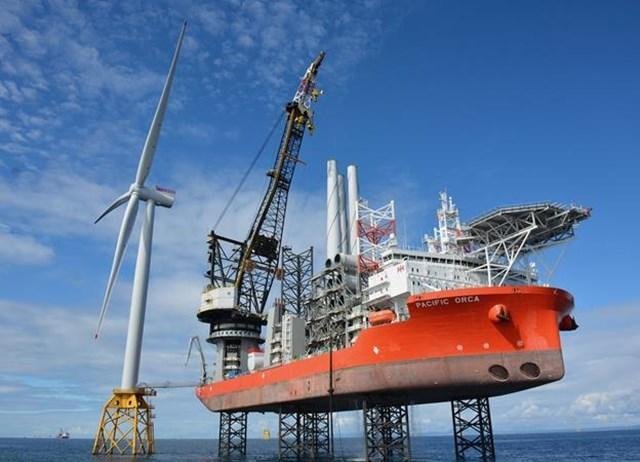 Des navires pour l’éolien offshore toujours plus profond et plus grand