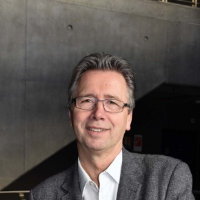 Thomas Ebbesen, médaille d’or du CNRS – La « Lumière »