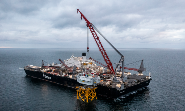 Parc de Saint-Nazaire : La première sous-station électrique en mer est installée