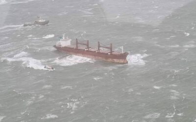 Chaînes flottantes pour protéger les parcs en mer contre un navire en dérive