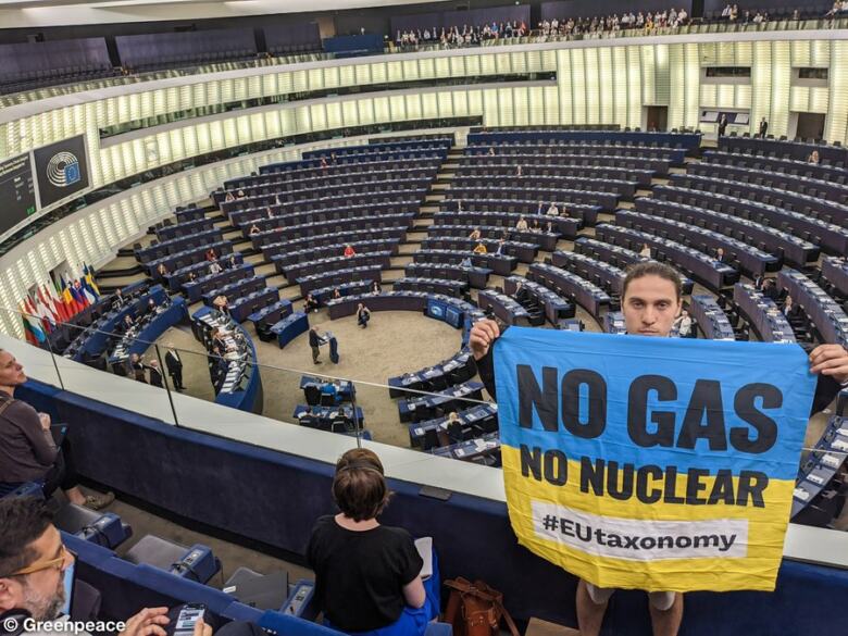 Le nucléaire et le gaz seront-ils vraiment dans la taxonomie verte européenne ?