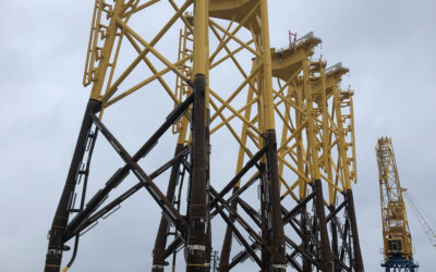 Installation de la 1ère fondation du parc éolien en mer de Saint-Brieuc