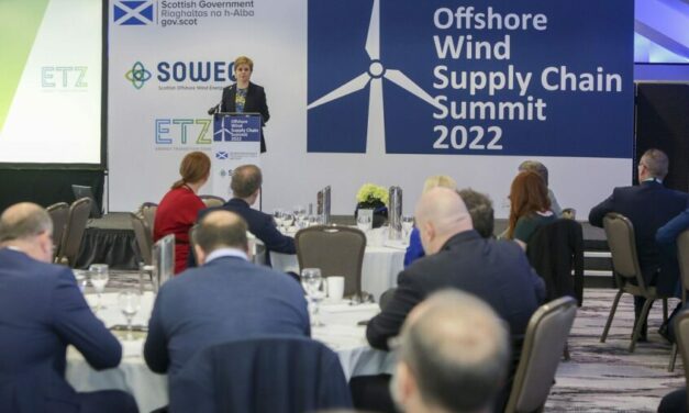 Un investissement « rapide » est nécessaire dans les ports écossais, déclare Sturgeon au sommet de Scotwind