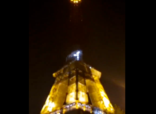 La Tour Eiffel est éteinte en signe d&rsquo;hommage à Elisabeth II