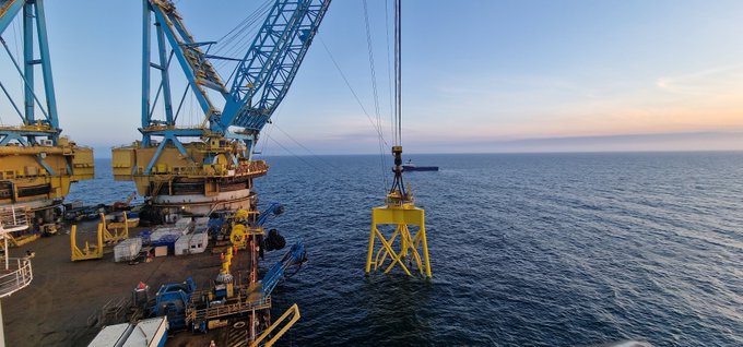 SSE a installé la fondation d’une éolienne en mer à une profondeur de plus de 58 mètres