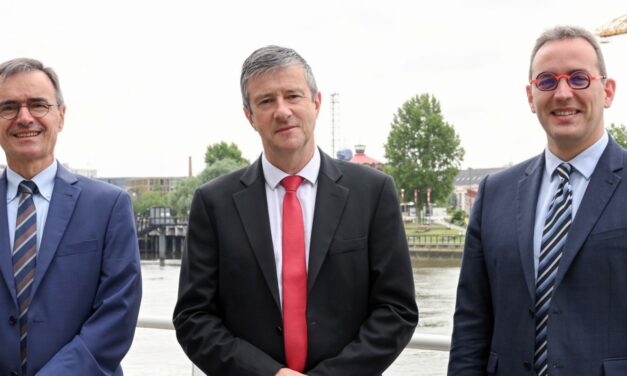 Geps Techno avec l’électrolyseur Lhyfe a quitté le port de Nantes pour Sem-Rev