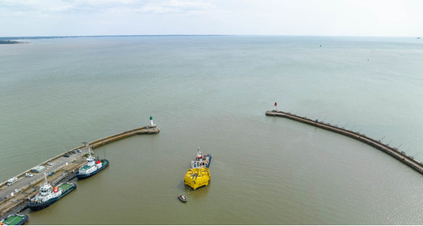 Geps Techno avec l’électrolyseur Lhyfe a quitté le port de Nantes pour Sem-Rev