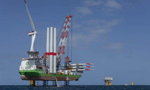 Le parc éolien de Fécamp a sa première éolienne en mer, plus que 70 éoliennes à poser !
