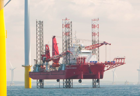 Le dernier monopieu pour le parc éolien offshore de Courseulles sur mer a quitté Rostock