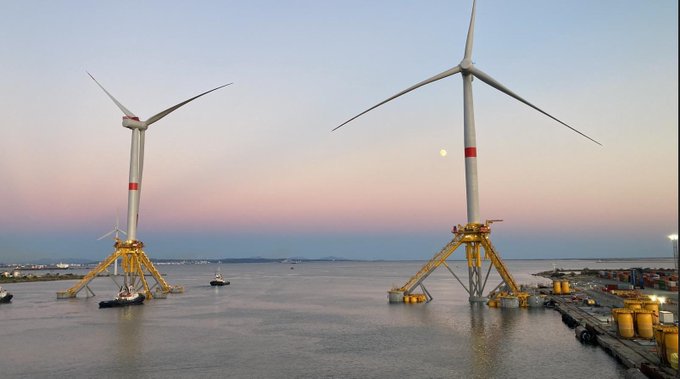 La deuxième éolienne flottante de Provence Grand Large est en mer