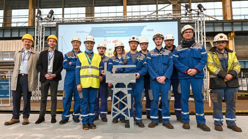 Chantiers de l’Atlantique, première découpe de la sous-station électrique Nordseecluster NC 2 de RWE