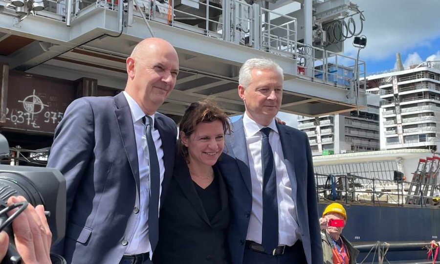 La sous-station électrique du parc Eoliennes en mer Iles d’Yeu et de Noirmoutier attend Pionneering Spirit