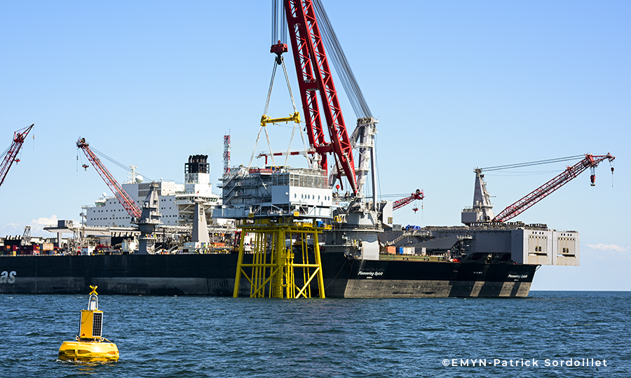 Quel mois de juin pour Ocean Winds ! avec la pose du top side de la sous-station et des premières fondations