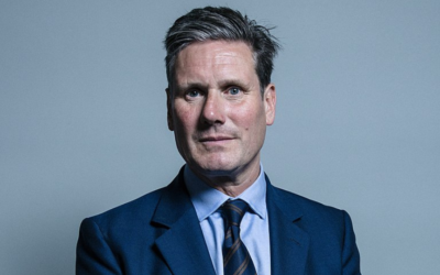 Elections législatives au UK : avec une majorité absolue, Keir Starmer entrera à Downing street ce matin