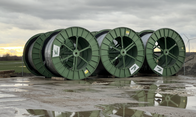 Deux contrats pour Ulstein Design & Solutions : Transformation complète du navire câblier Orient Adventurer – 1