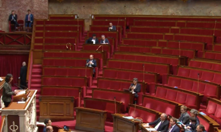 PPE3 : Réactions au discours du premier ministre devant un hémicycle vide de ses députés ….