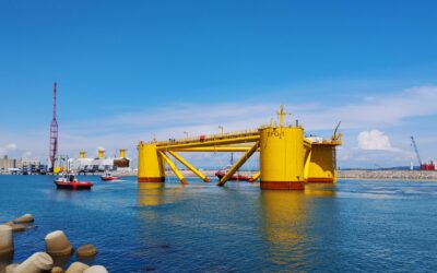 Le premier flotteur de la ferme pilote éolienne flottante EFGL est arrivé hier à Port-La Nouvelle