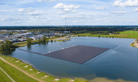 Les installations photovoltaïques flottantes pourraient renforcer la résilience climatique des lacs