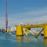 Le premier flotteur de la ferme pilote éolienne flottante EFGL est arrivé hier à Port-La Nouvelle