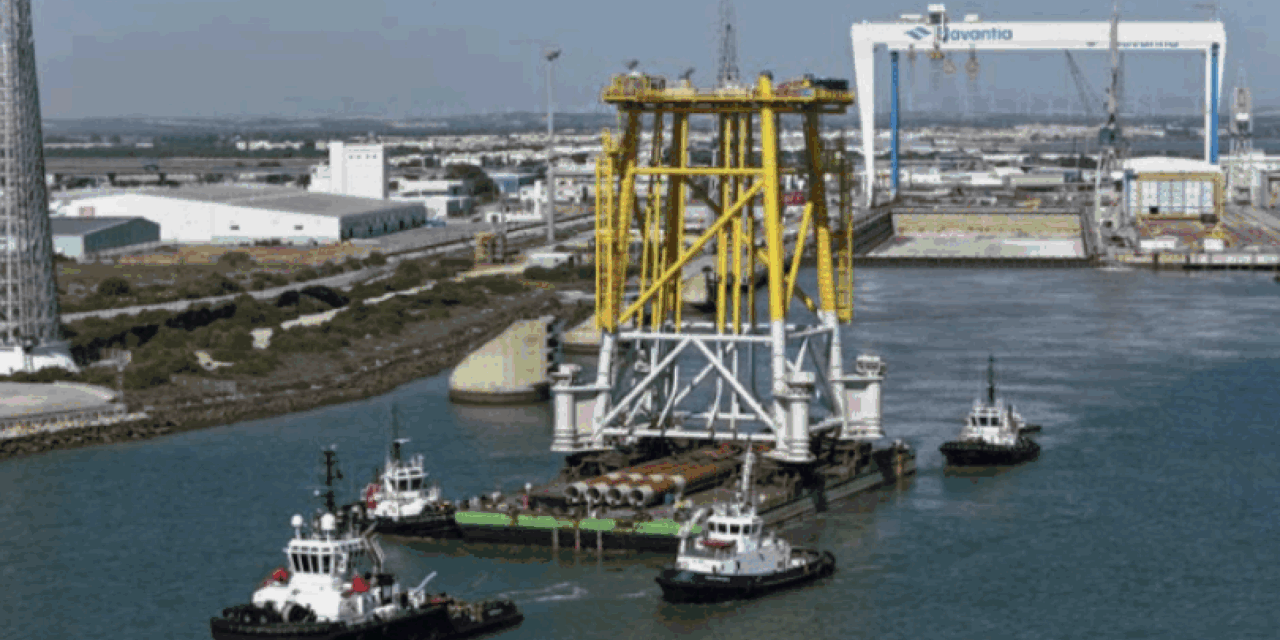 Dieppe Le Tréport : La partie supérieure de la sous-station offshore est arrivée au Havre