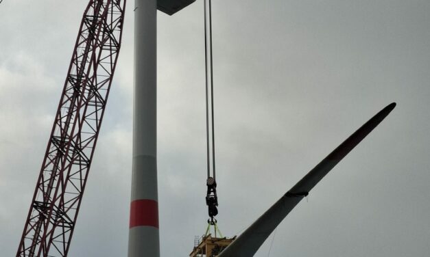 EFGL : la première pale de la nacelle Vestas de 10 MW est en cours d&rsquo;assemblage
