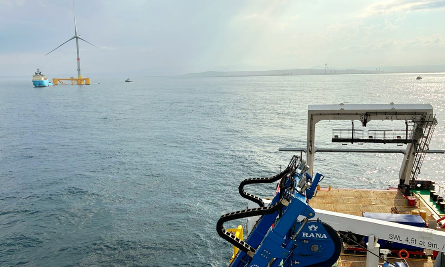 EFGL : La 1ère éolienne flottante d’Occitanie remorquée et installée avec succès au large de Leucate et du Barcarès