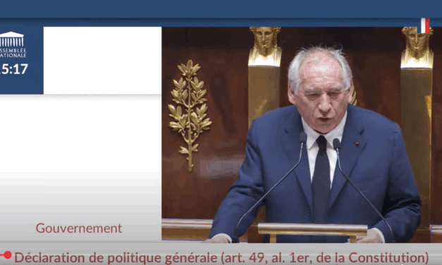 François Bayrou fait une déclaration de politique générale et sollicite un vote de confiance