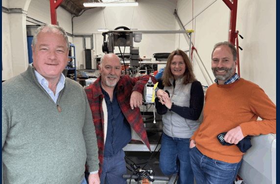 Houlomoteur : Nager comme un marsouin pour éclairer demain !