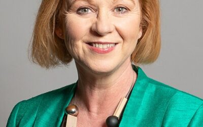 La députée Judith Cummins, ancienne Secrétaire d’état à l’énergie, interpelle Ed Miliband – 2