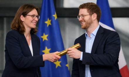 En attendant le remaniement, un 1er épisode : David Amiel remplace Amélie de Montchalin