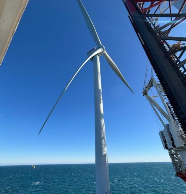 Une première turbine mise en service pour le parc en mer de Coastal Virginia Offshore Wind