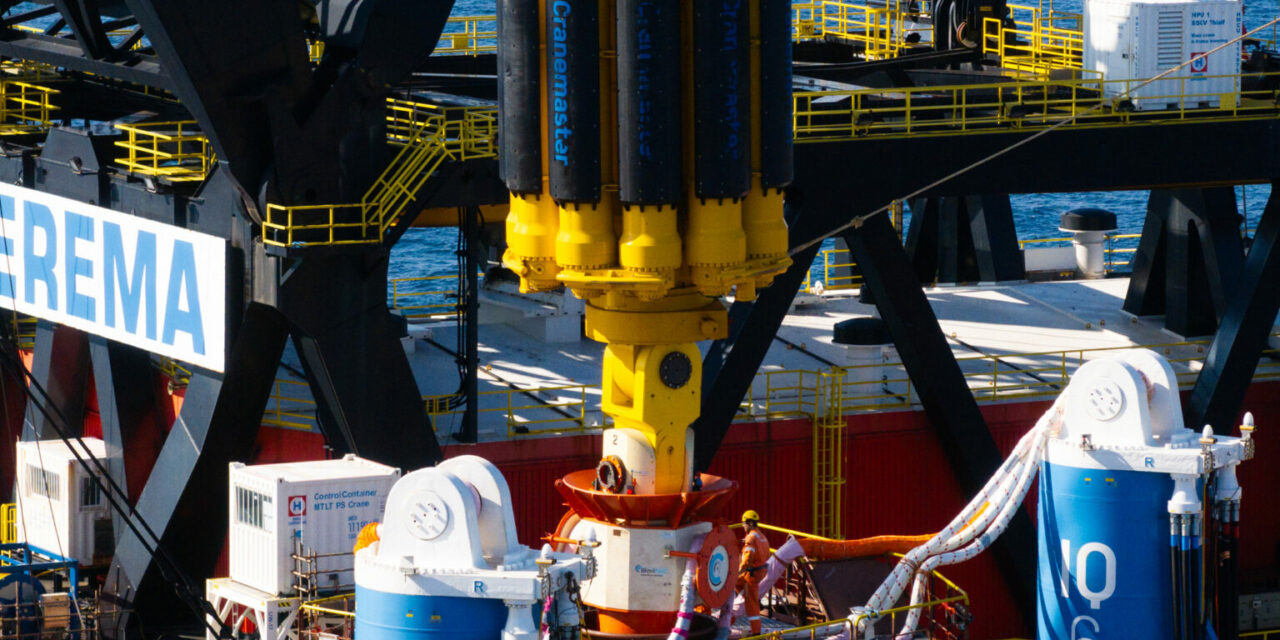 Cranemaster et Heerema Marine Contractors ont développé le plus grand compensateur de houle passif (PHC)