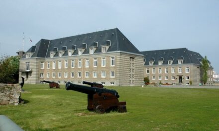 Le vice-amiral d&rsquo;escadre Jean-François Quérat est nommé conseiller du Gouvernement pour la défense