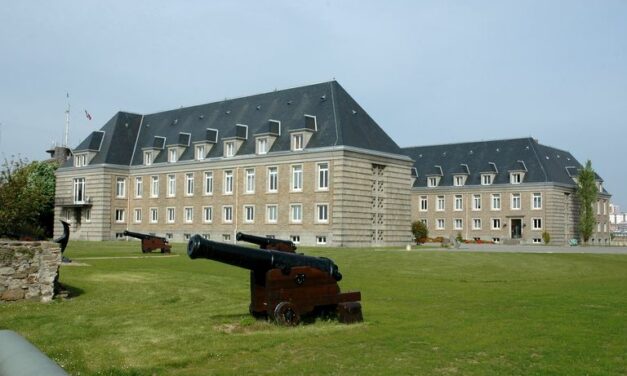 Le vice-amiral d&rsquo;escadre Jean-François Quérat est nommé conseiller du Gouvernement pour la défense