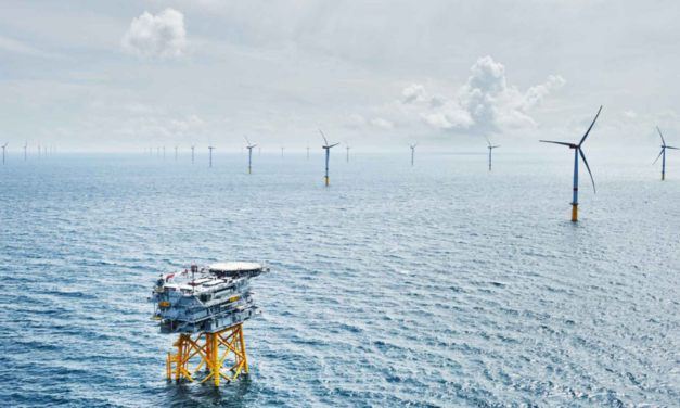 Centres de données et parcs éoliens en mer : utiliser l&rsquo;énergie offshore pendant les périodes de réduction de production.
