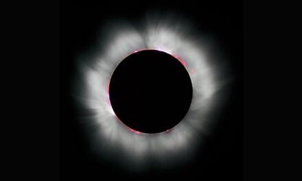 Début du spectacle 19h18 : l&rsquo;éclipse solaire du 12 août, suivie d&rsquo;une pluie d&rsquo;étoiles