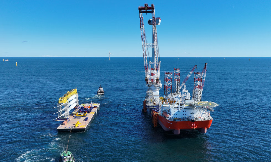 Revolution Wind, détenu par Ørsted et Skyborn Renewables, a installé la dernière éolienne en mer