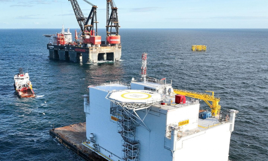 La deuxième station de conversion offshore de Hornsea 3 est posée