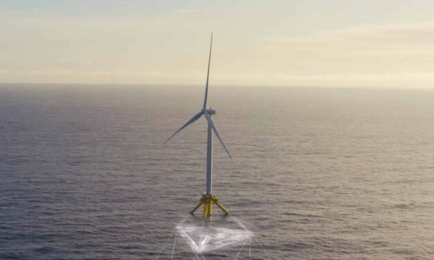 L&rsquo;éolienne flottante de démonstration TetraSpar est rentrée au port : sa mission en mer est terminée